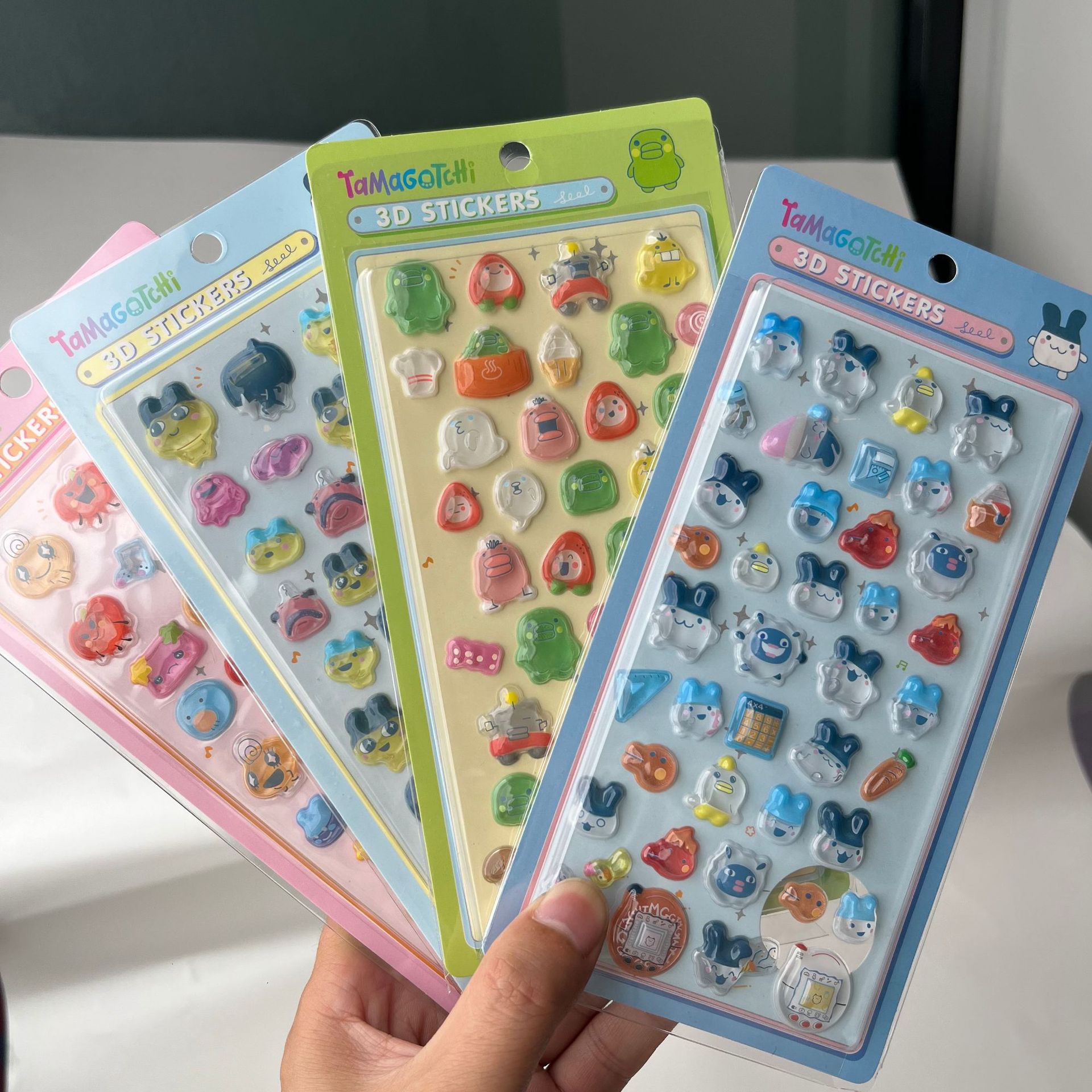 Laptop Accessories To Gift - สติกเกอร์นูน 3 มิติ ลายทามาก็อตจิ น่ารัก สไตล์เรโทร